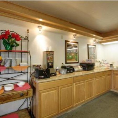 Americas Best Value Inn Oklahoma City South Экстерьер фото